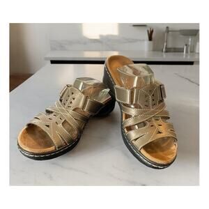 Clarks Bendables Women's Sandals Shoes Flats Slip-Ons Size 6.5 Bronze
